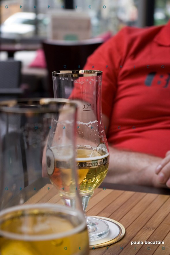 Birra in un pub di Parigi