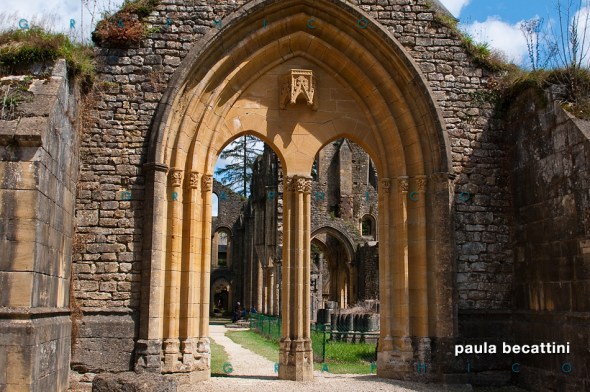 Abbazia di Orval: ingresso alla navata centrale