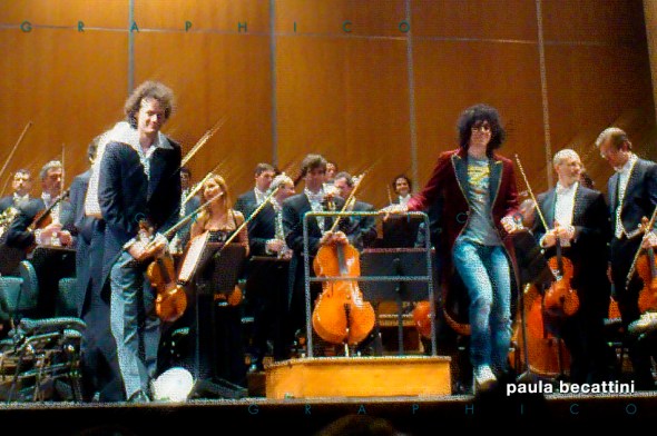 Giovanni Allevi e Mariusz Patyra sul palco Giovanni Allevi e Mariusz Patyra sul palco