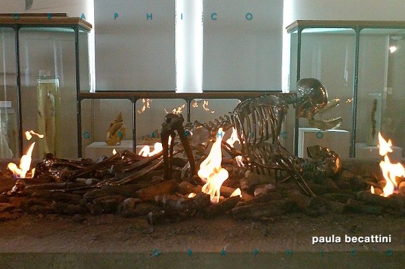 Amplesso scheletrico di Marc Quinn